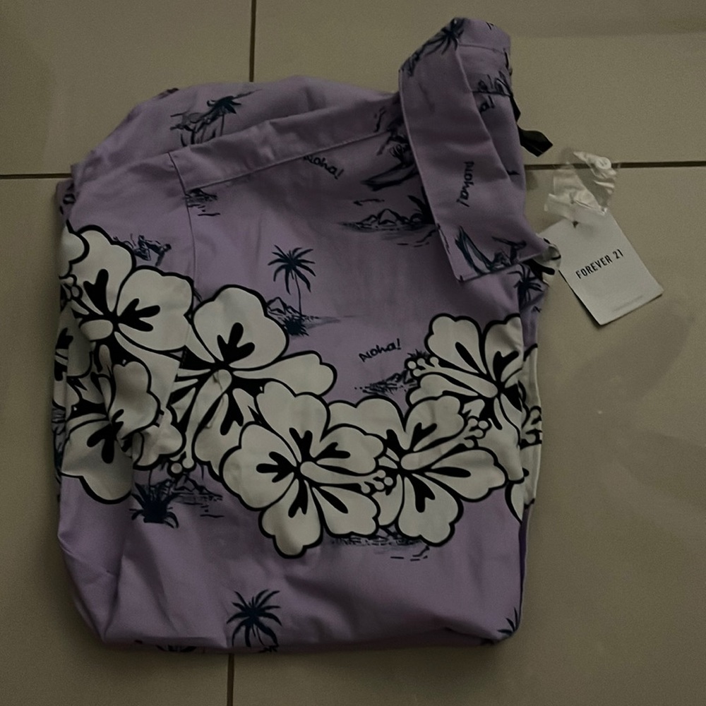 NWT Forever 21 Tropical Design Short Sleeve Shirt